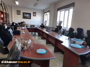 دیدار دانشجویان با ریاست و جمعی از اساتید و کارکنان آموزشکده به مناسبت روز دانشجو                                                                                                                                             4