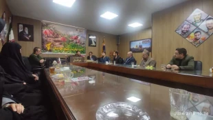 دیدار ریاست آموزشکده فنی دختران خوانسار به همراه کارکنان با فرمانده سپاه شهرستان خوانسار در روز پاسدار 4