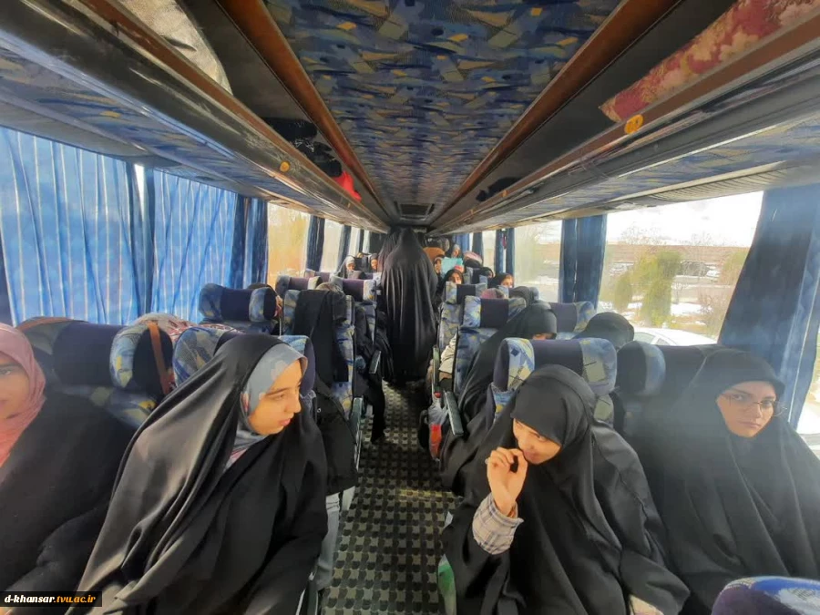 اعزام کاروان راهیان نور دانشجویان دانشکده فنی دختران خوانسار به مناطق عملیاتی جنوب
 2