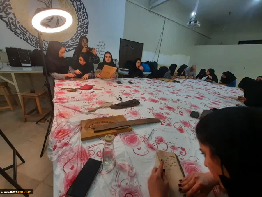 کارگاه شناخت هنر تراش چوب و منبت‌کاری 3