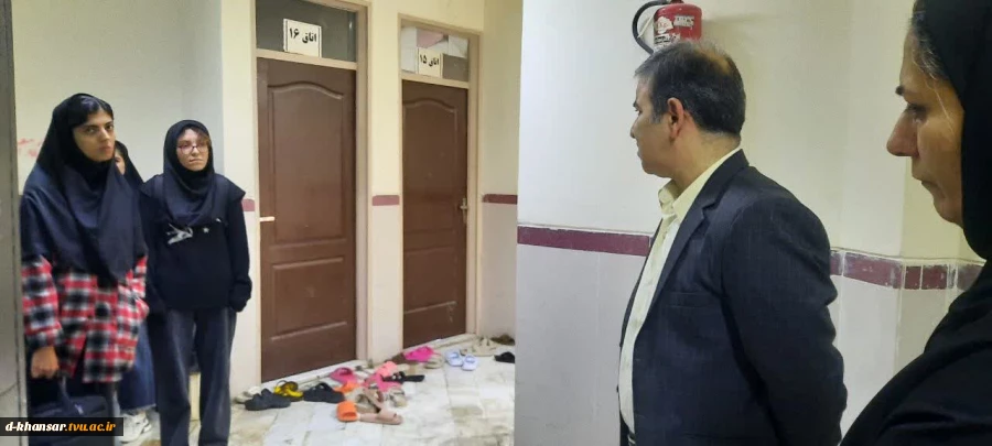 بازدید ریاست دانشگاه ملی مهارت استان اصفهان و  نماینده نهاد رهبری از آموزشکده دختران خوانسار 5