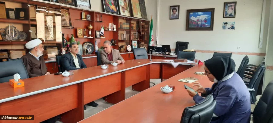 بازدید ریاست دانشگاه ملی مهارت استان اصفهان و  نماینده نهاد رهبری از آموزشکده دختران خوانسار
 3