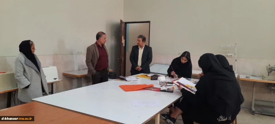 بازدید ریاست دانشگاه ملی مهارت استان اصفهان و  نماینده نهاد رهبری از آموزشکده دختران خوانسار
 7