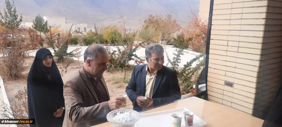 بازدید ریاست دانشگاه ملی مهارت استان اصفهان و  نماینده نهاد رهبری از آموزشکده دختران خوانسار
 9