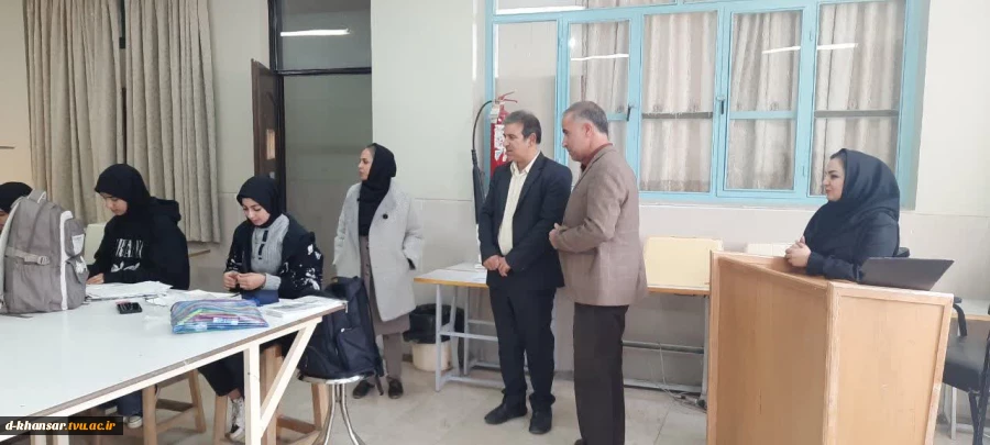 بازدید ریاست دانشگاه ملی مهارت استان اصفهان و  نماینده نهاد رهبری از آموزشکده دختران خوانسار 8